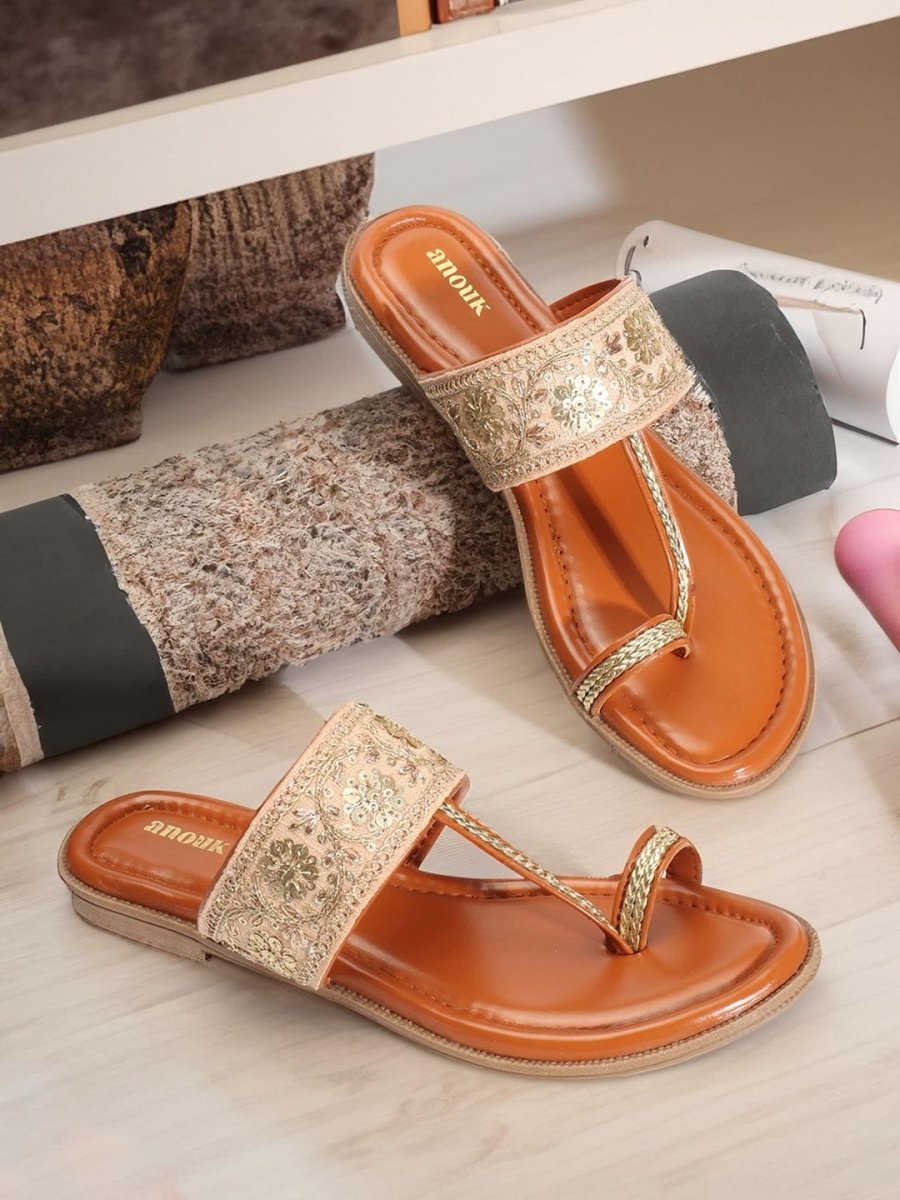 Dhiyona AK Ethnic Embellished One Toe Flats