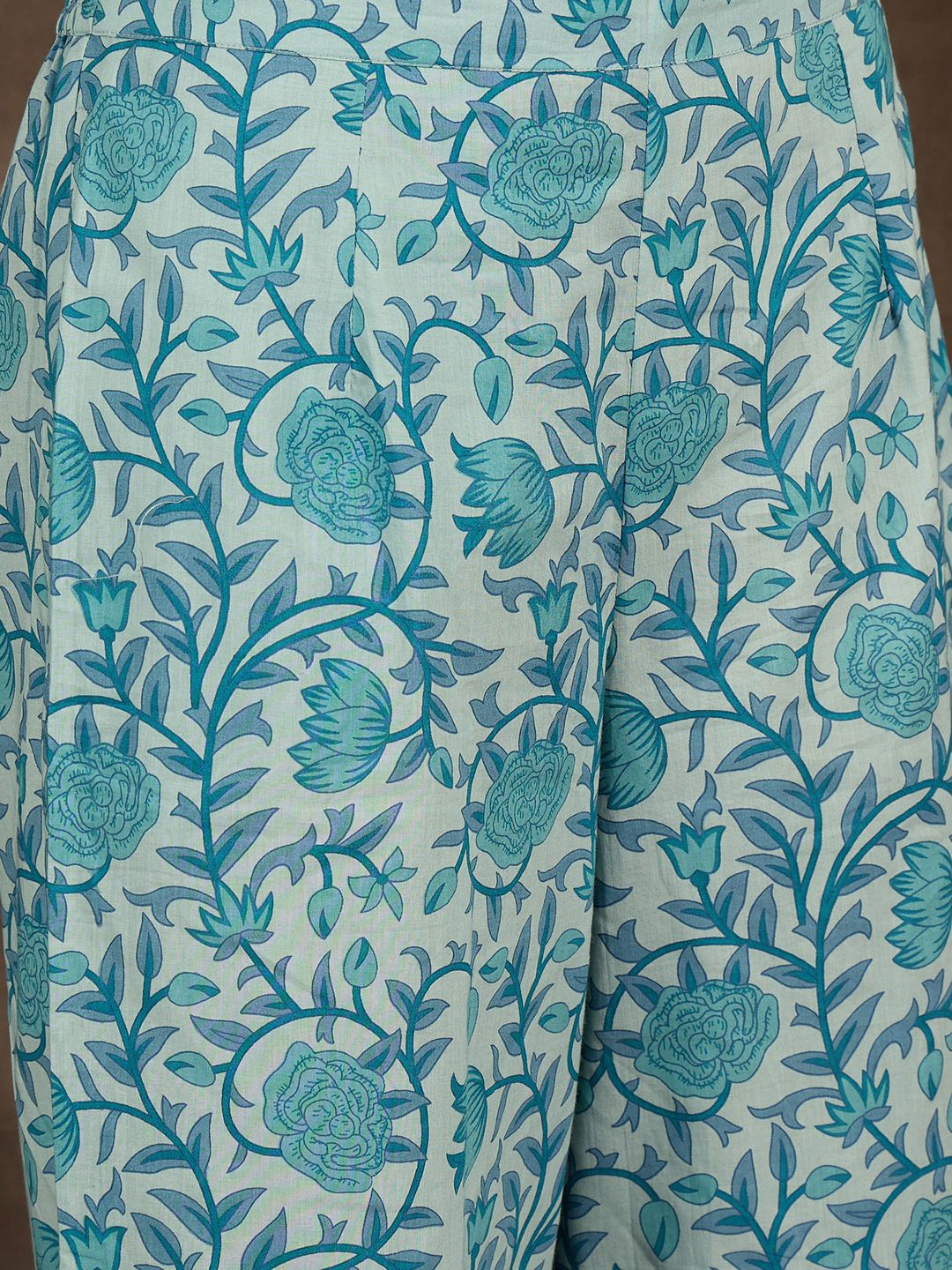 Dhiyona IE Women Floral Printed Pleated Pure Cotton Kurta Set