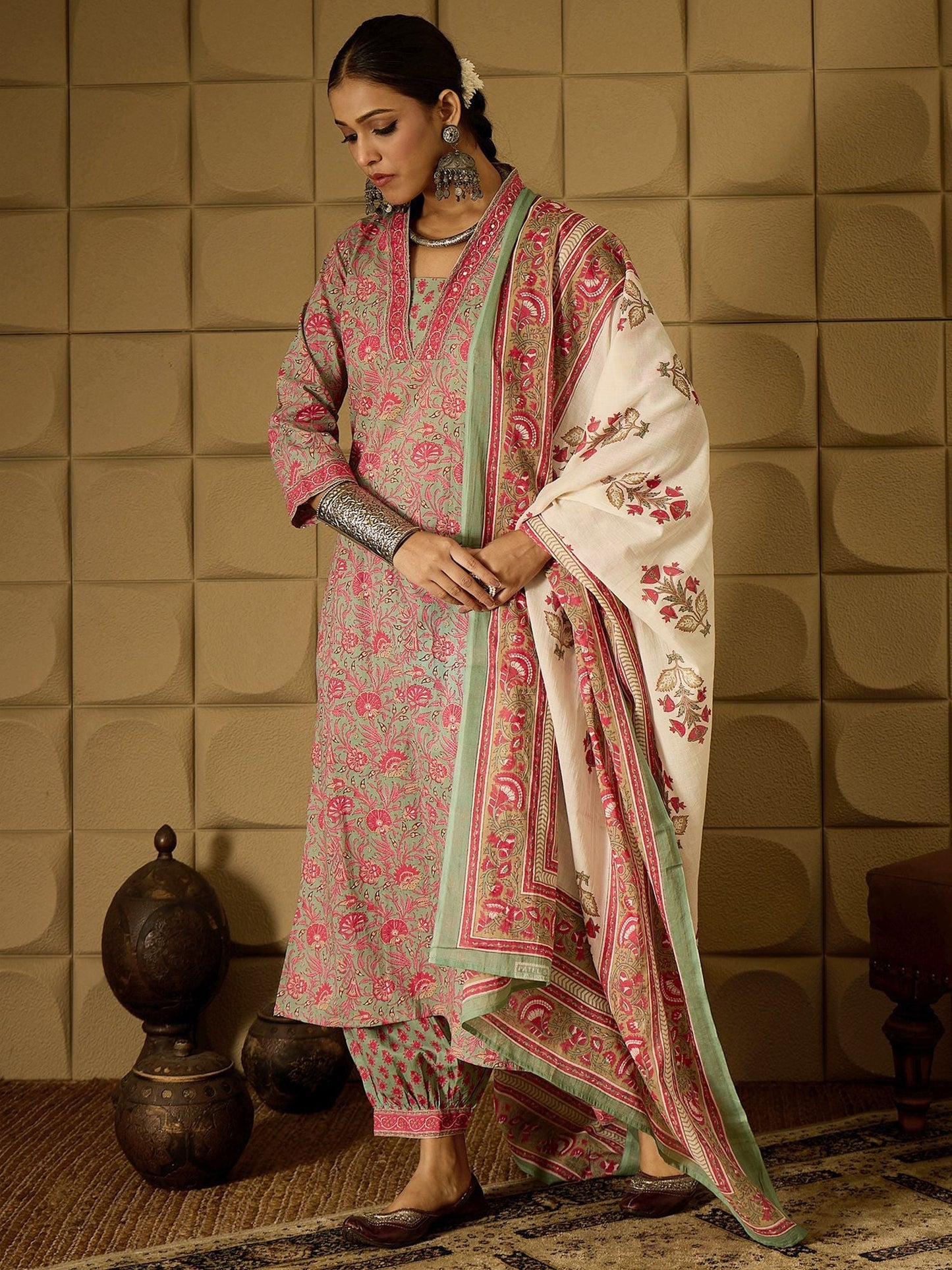 Dhiyona IE Floral Printed Pure Cotton Kurta Straight Kurta With Salwar And Dupatta