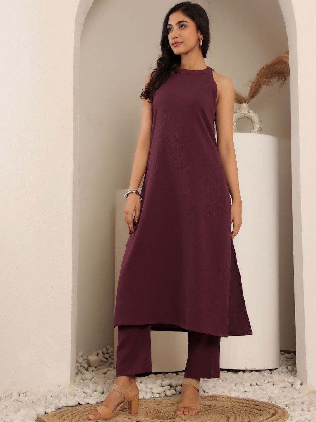 Dhiyona VA Women'sRound Neck Sleeveless Straight Kurta With Trouser And Dupatta