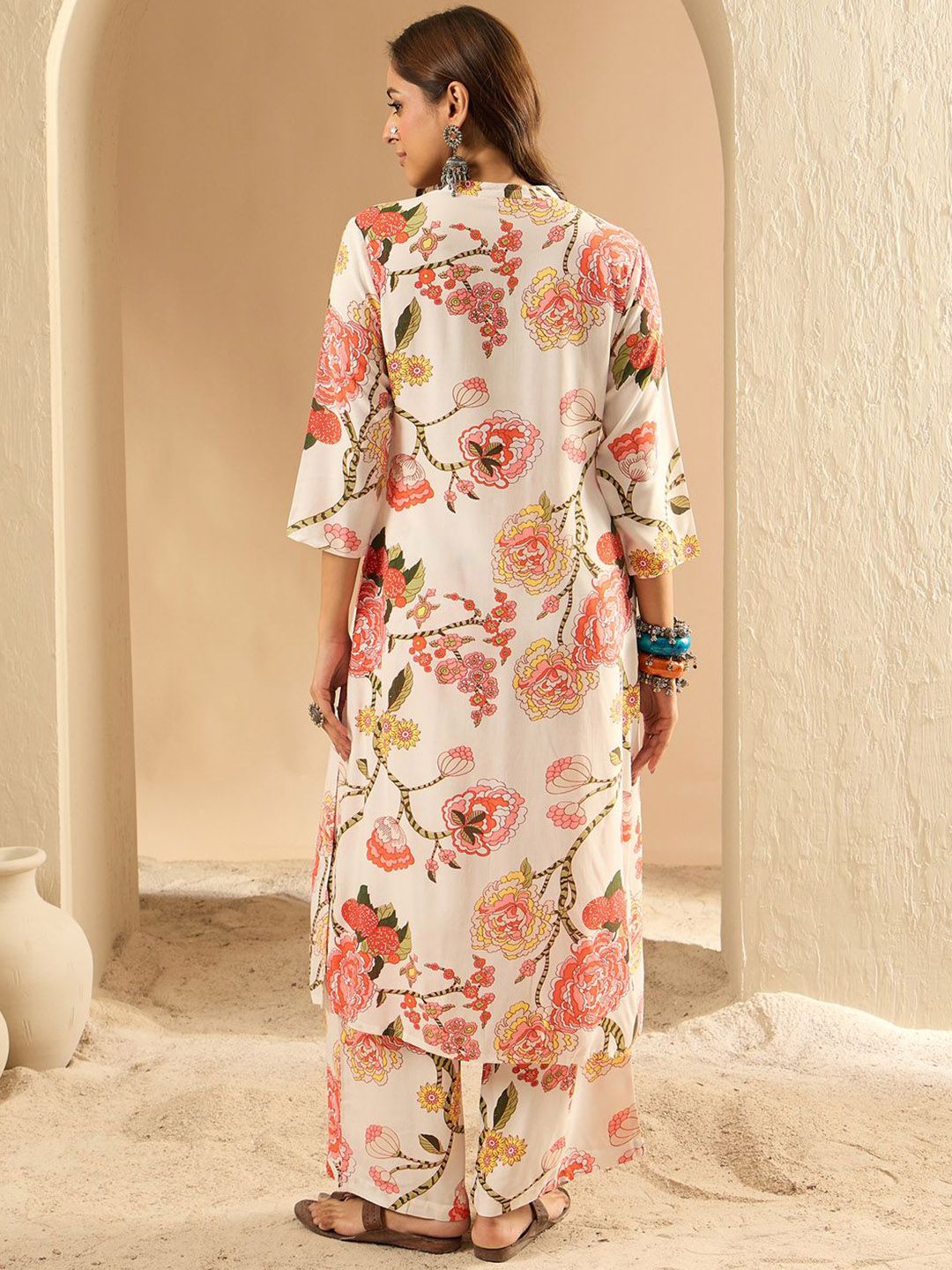 Dhiyona IE Women Floral Printed Regular Kurta with Palazzos