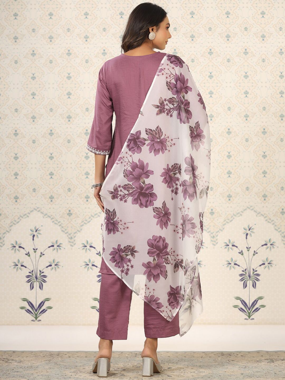 Dhiyona OD Women Ethnic Motifs Yoke Design Regular Thread Work Kurta with Trousers & With