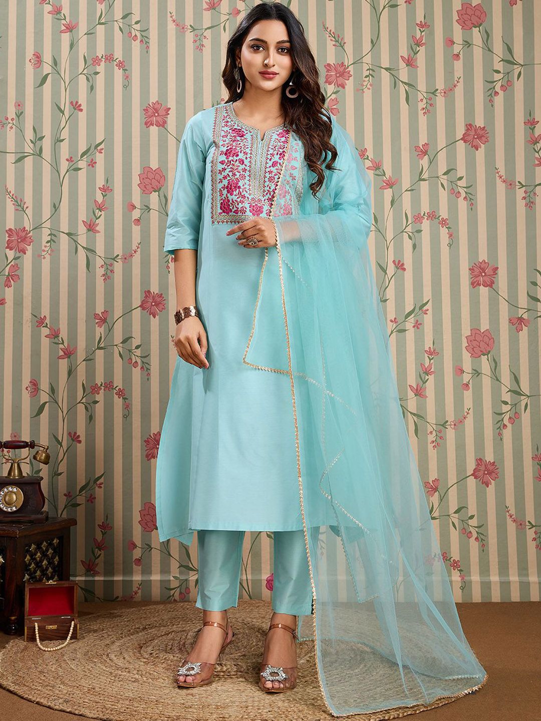 Dhiyona OD Floral Embroidered Notch Neck Kurta With Trousers And Dupatta