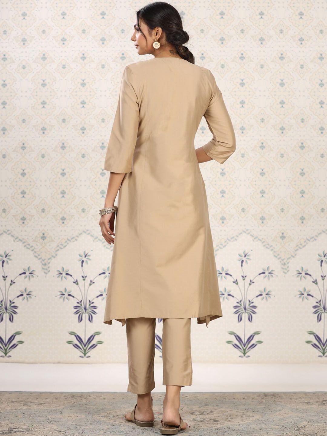 Dhiyona OD Women Floral Yoke Design Thread Work Kurta