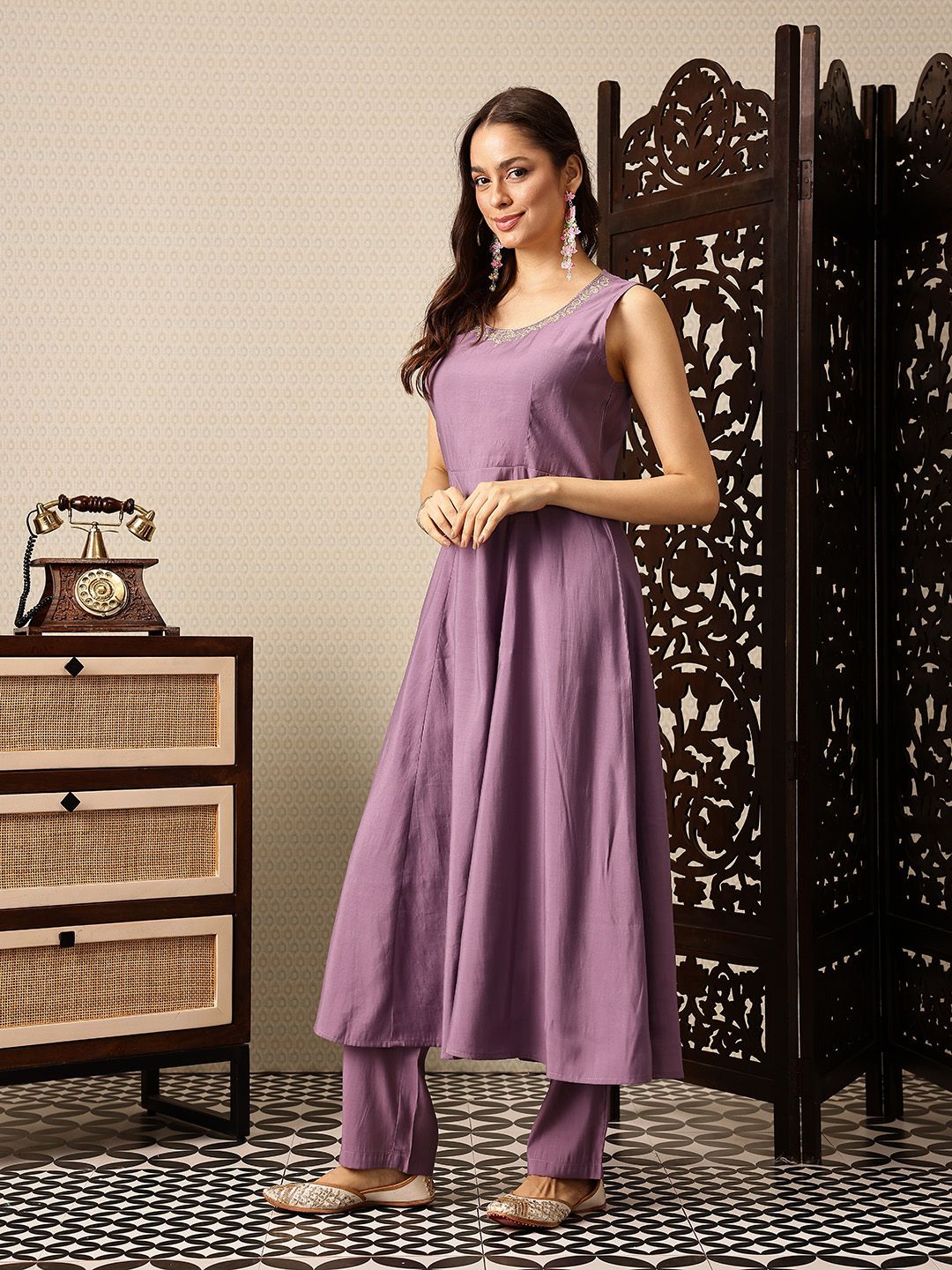 Dhiyona PD Women A-Line Jashn Kurta with Trousers & Printed Longline Shrug