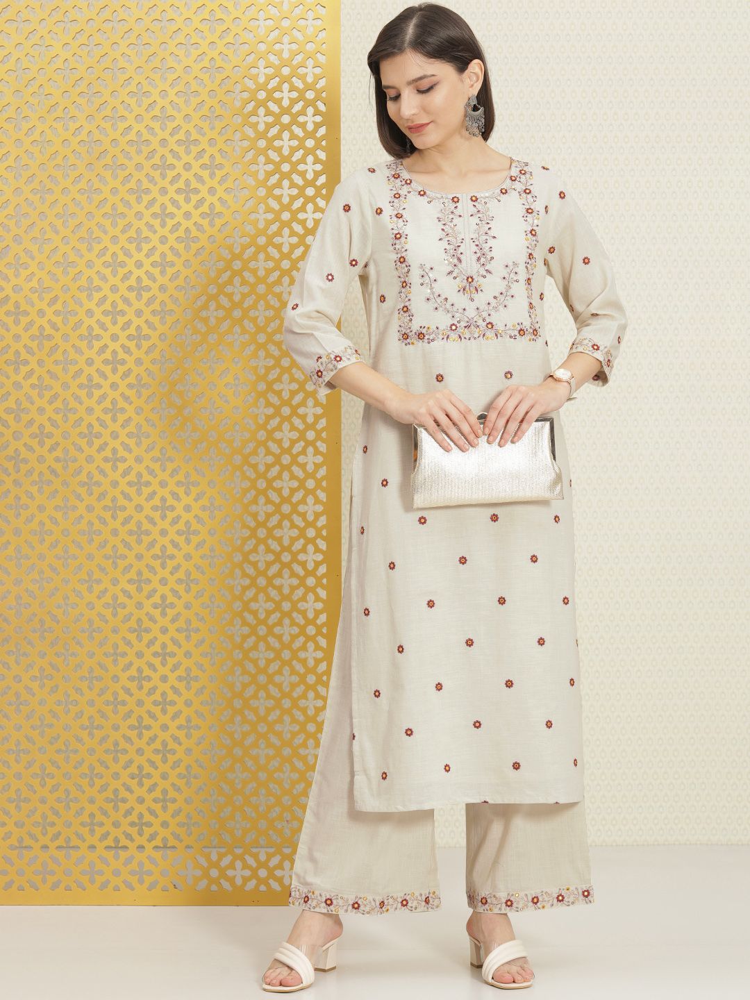 Dhiyona PD Women Women Light Green Thread Work Pure Cotton Kurta with Trousers