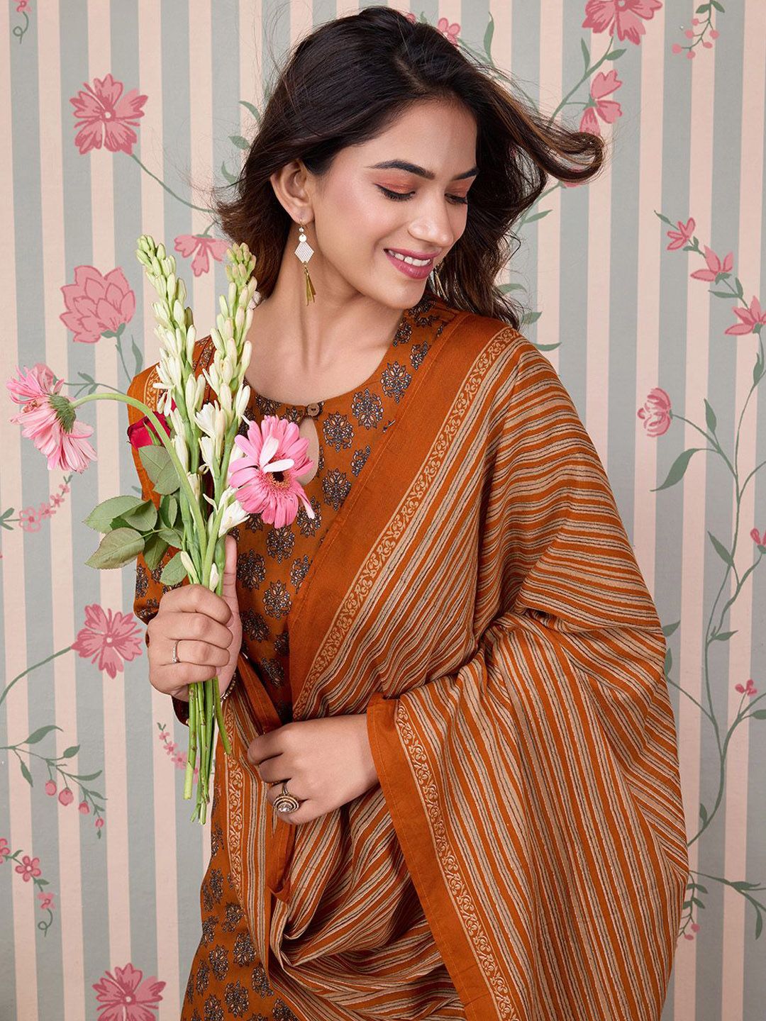 Dhiyona OD Ethnic Motifs Printed Pure Cotton Kurta with Trousers & Dupatta