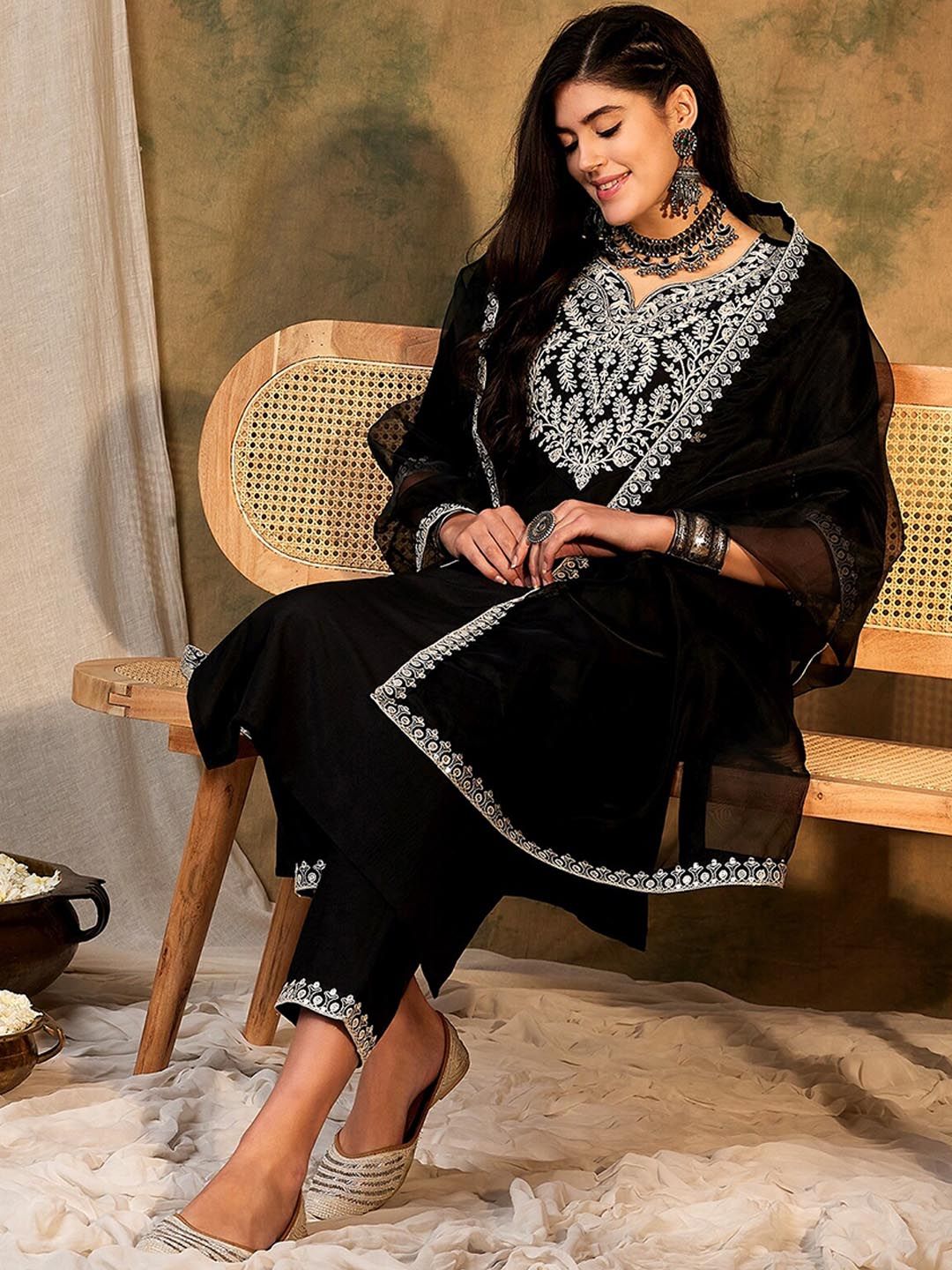 Ethnic Motifs Embroidered Thread Work Kurta With Trousers & Dupatta