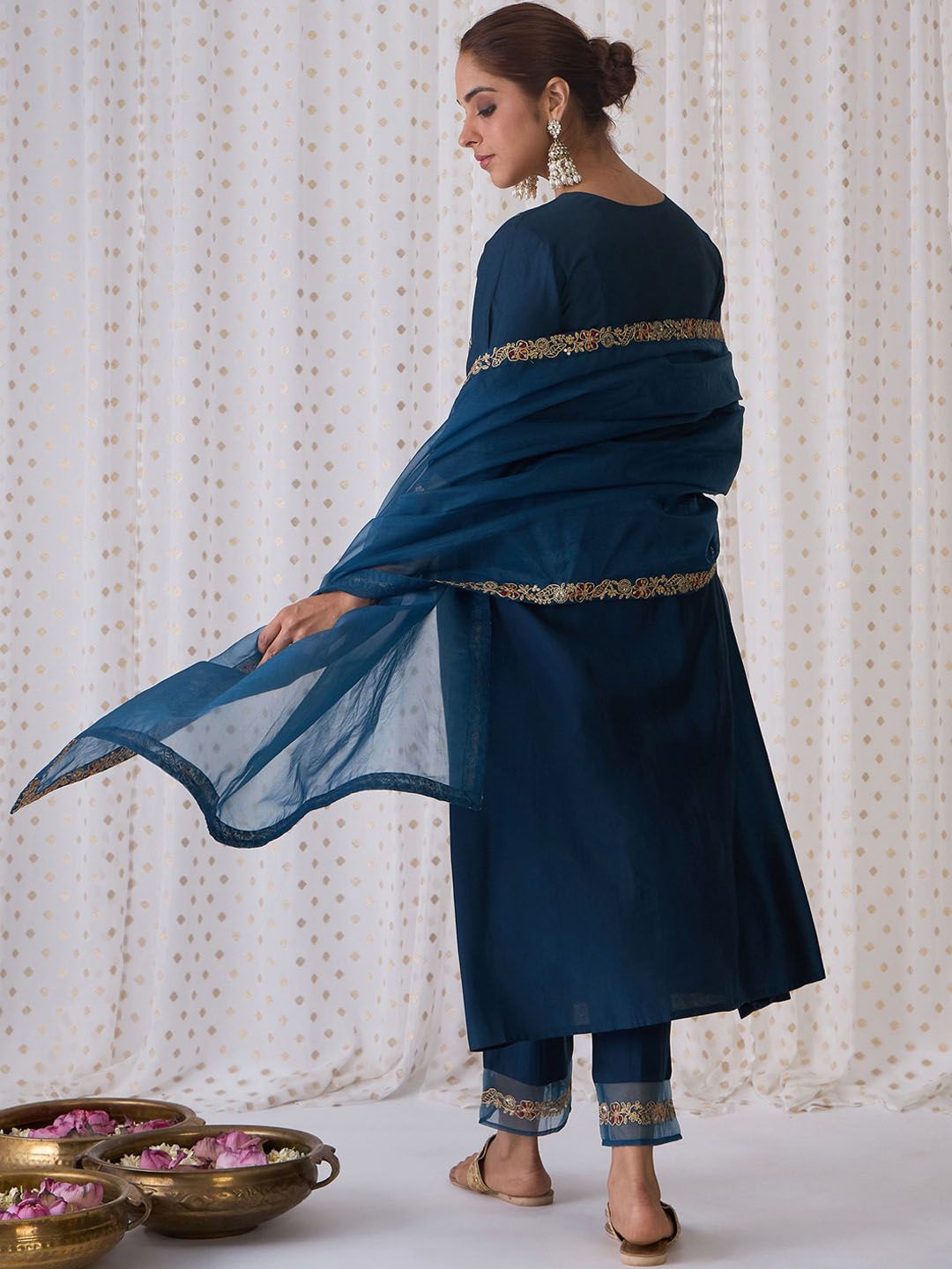 Dhiyona IE Floral Embroidered Round Neck Liva Straight Kurta with Trousers & Dupatta