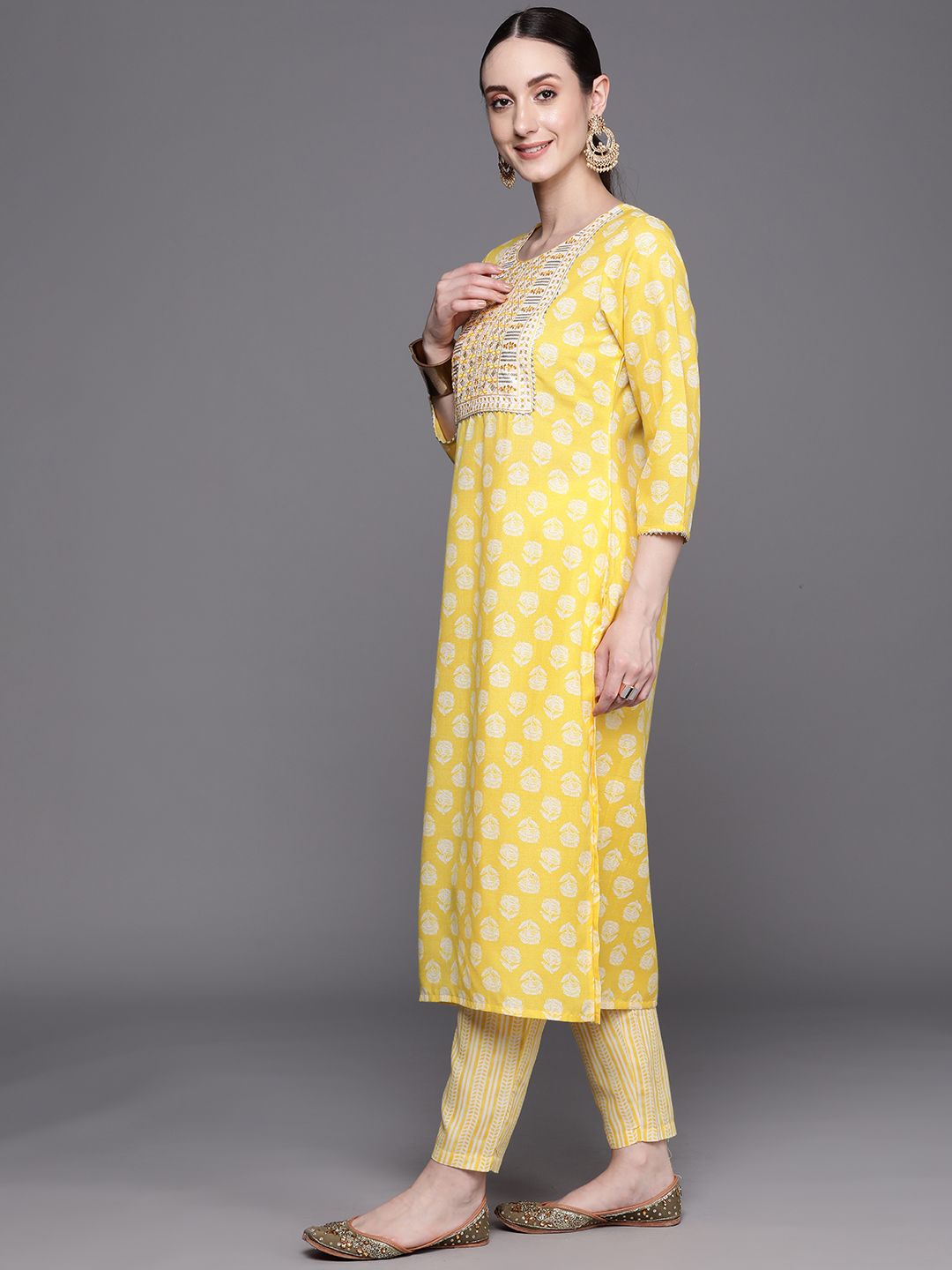 Dhiyona IE Floral Printed Regular Sequinned Pure Cotton Kurta With Trousers & Dupatta