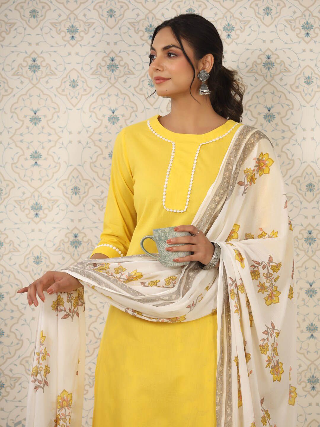 Dhiyona OD Round Neck Floral Regular Thread Work Pure Cotton Kurta Set