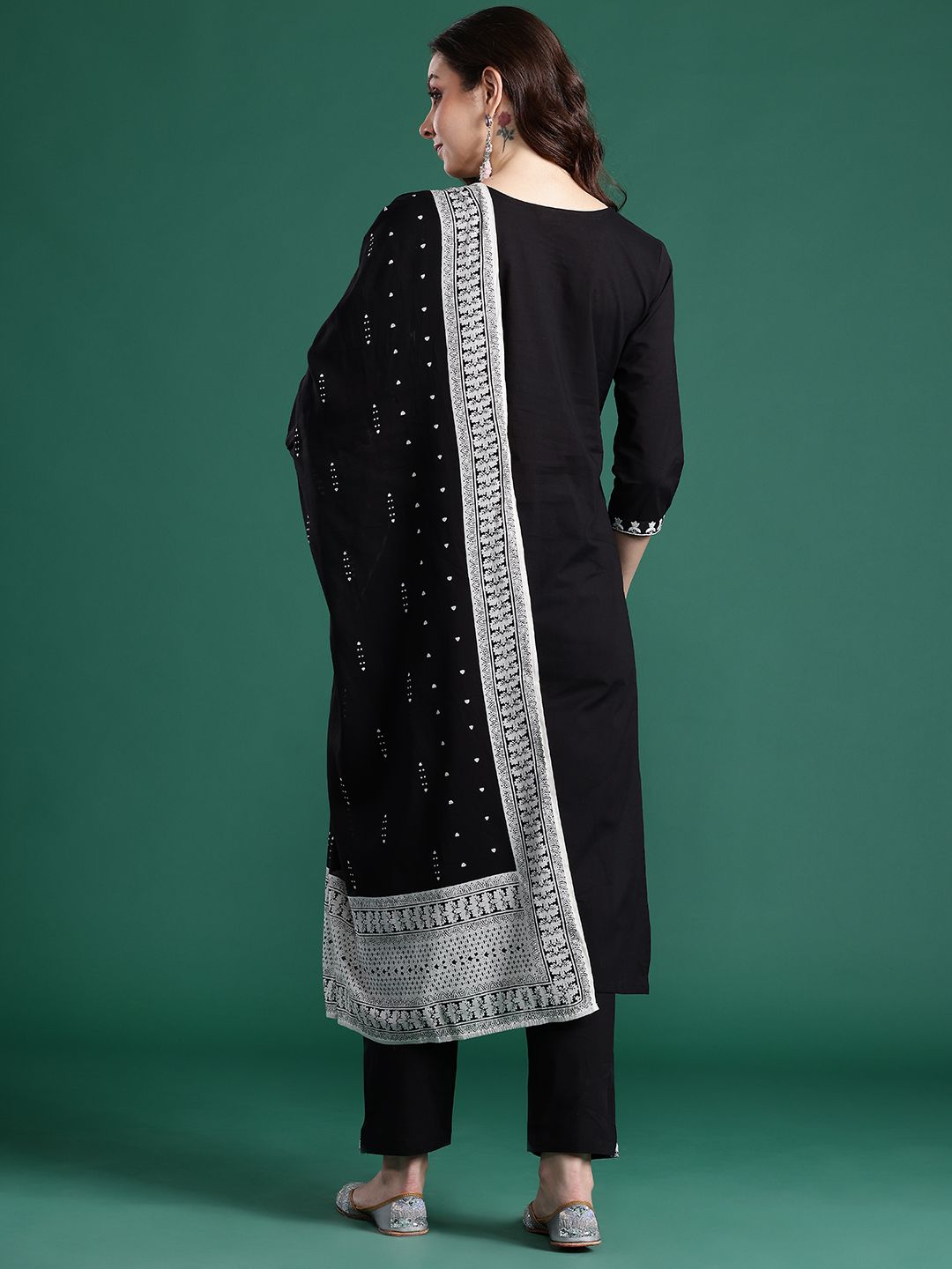 Dhiyona IE Ethnic Motifs Embroidered Thread Work Pure Cotton Kurta With Trousers & Dupatta