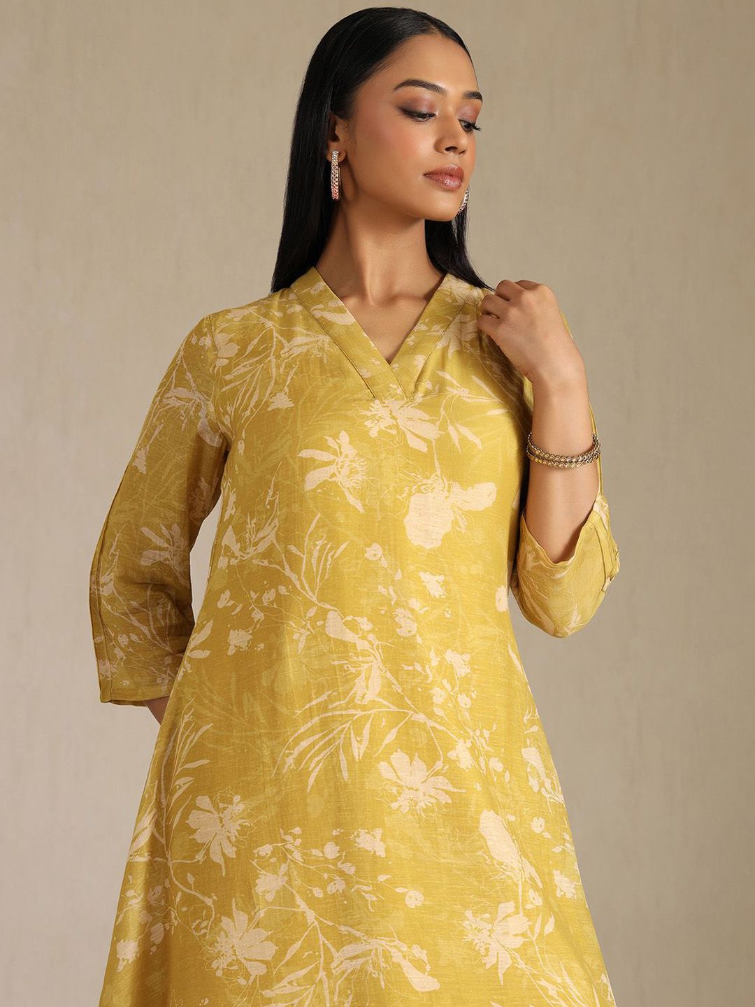 Dhiyona SO Women's Floral Printed Linen A-Line Kurta with Palazzo