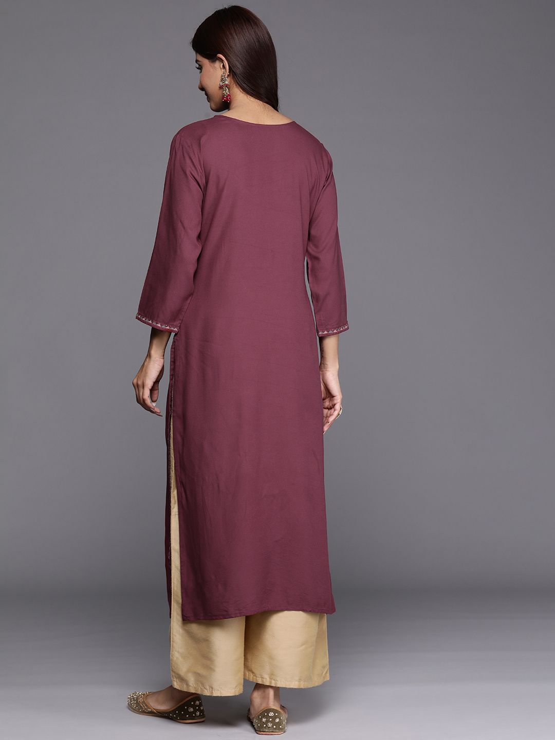 Dhiyona IE Women Embroidered Thread Work Kurta