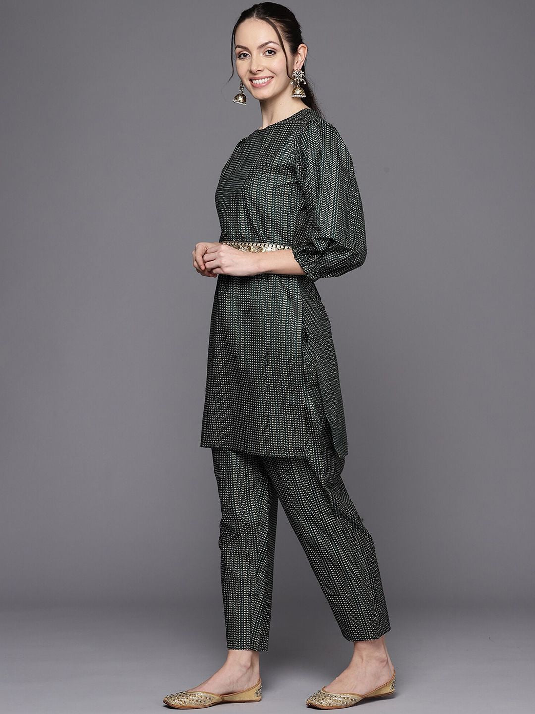Dhiyona IE Green Abstract Printed Round Neck Straight Kurta with Trousers