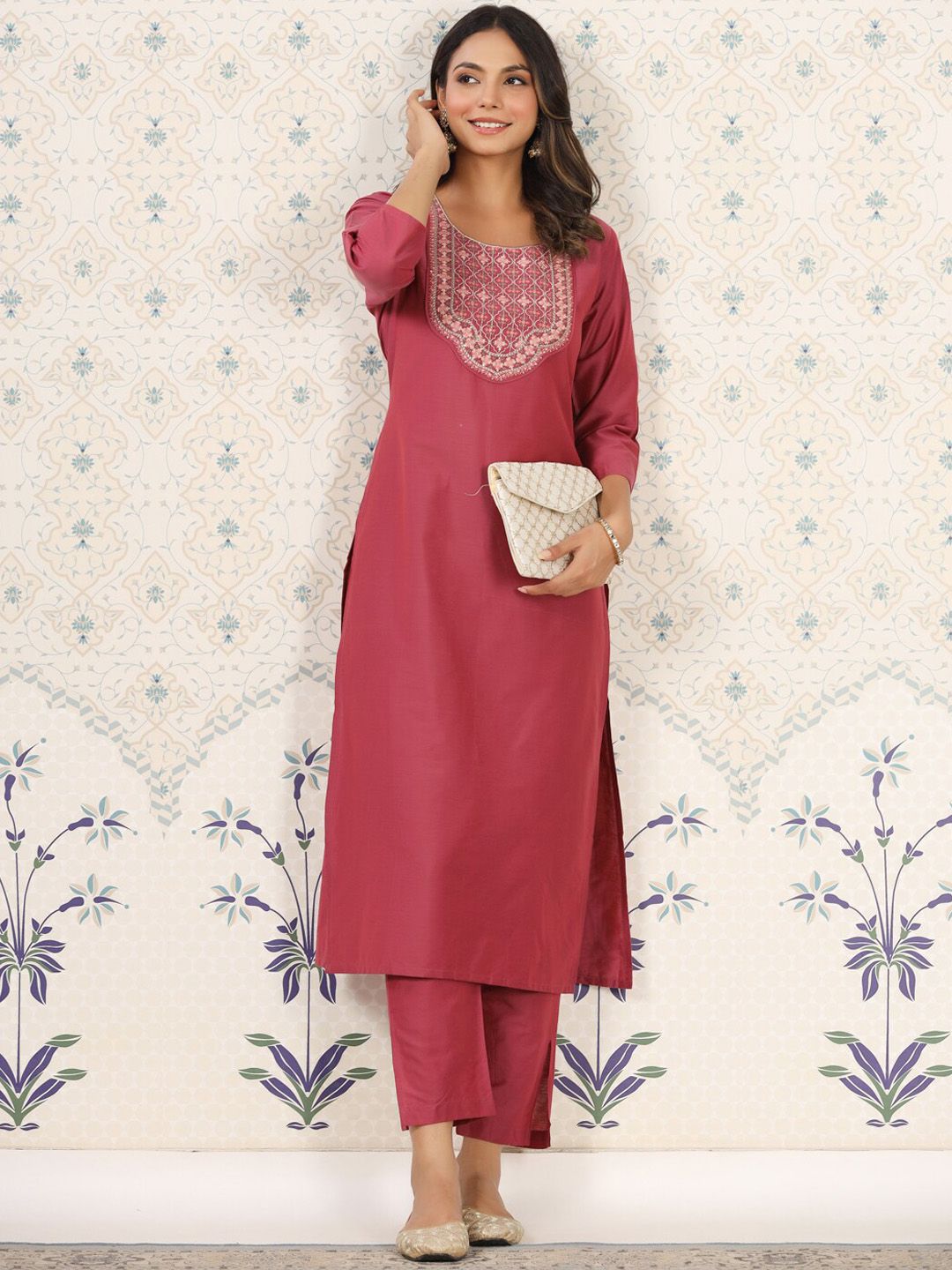Dhiyona OD Ethnic Motifs Foil Printed Sequined Straight Kurta with Trousers