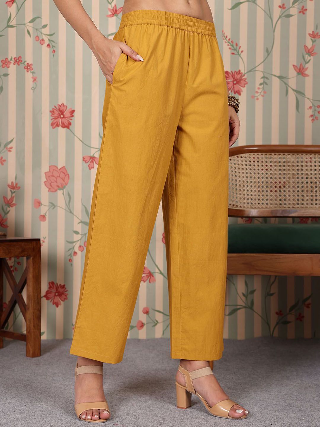 Dhiyona OD Women Floral Printed Regular Kurta with Palazzos & With Dupatta