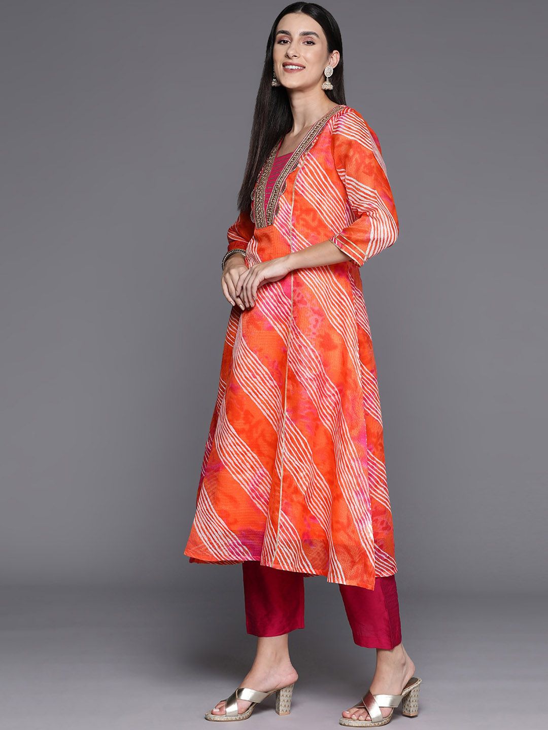 Dhiyona VA Women'sLeheriya Printed Straight Kurta with Trousers & With Dupatta