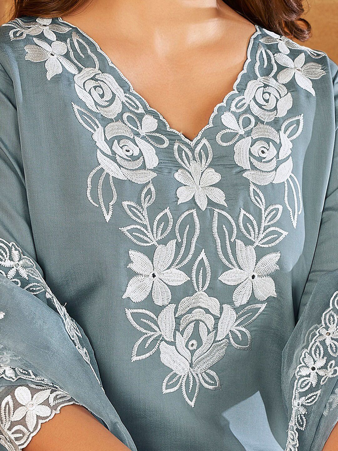 Dhiyona IE Floral V-neck Embroidered Regular Thread Work Kurta with Trousers & With Dupatta