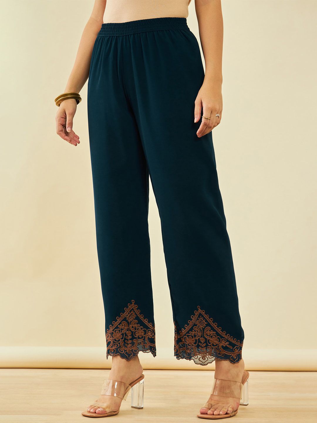 Dhiyona SO Women's Ethnic Motifs Embroidered Regular Band Collar Thread Work Kurta with Palazzos