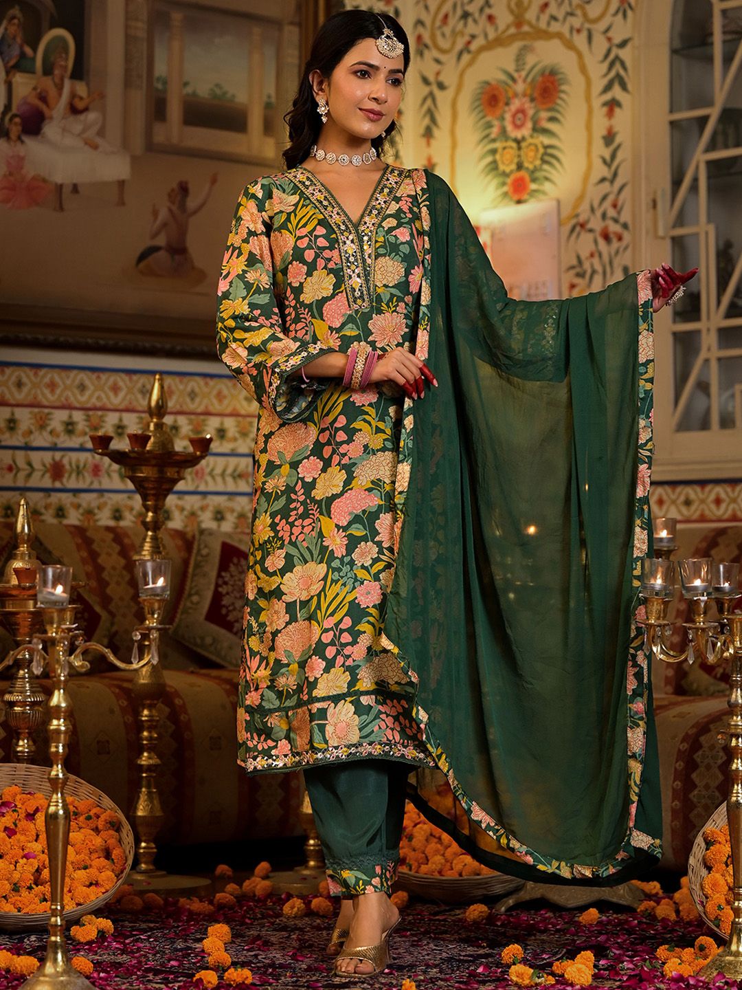 Dhiyona VA Women'sMirror Embellished V-Neck Straight Kurta With Solid Bottom & Dupatta