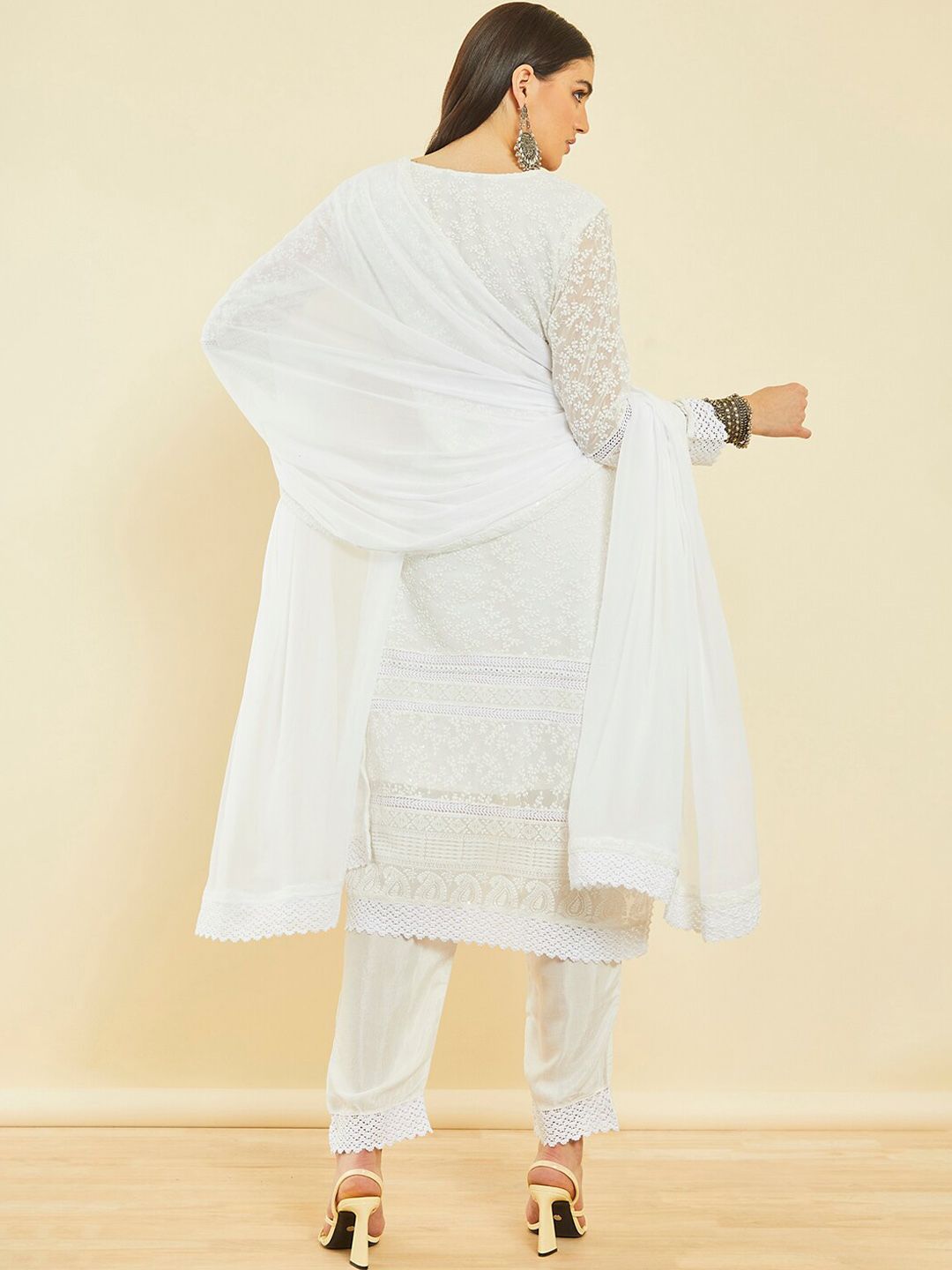 Dhiyona SO Women's Ethnic Motifs Embroidered Thread Work Kurta & Trousers With Dupatta