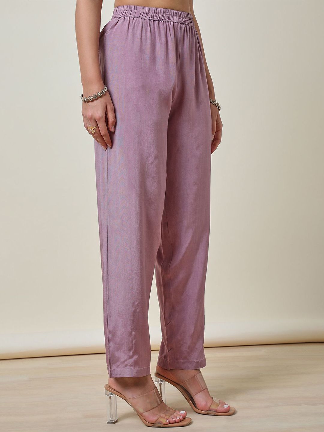 Dhiyona SO Women's Floral Printed Regular Beads and Stones Tissue Straight Kurta With Trouser