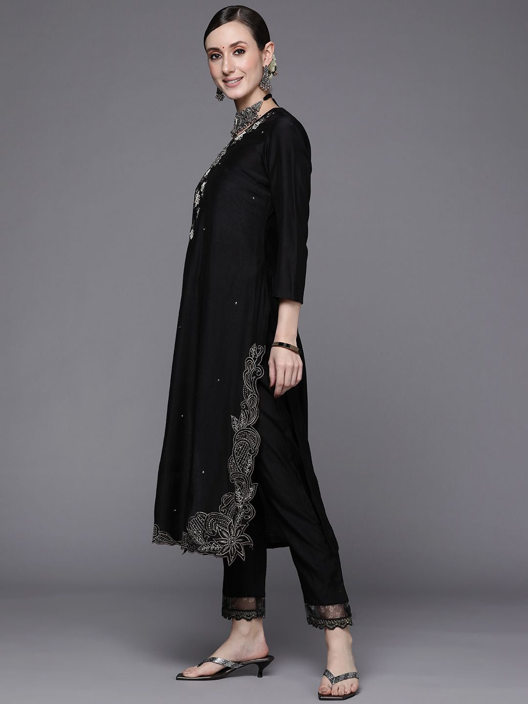 Dhiyona IE Women Black Floral Embroidered Beads Kurta with Trousers & Dupatta