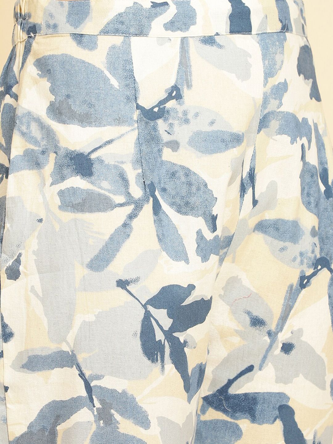 Dhiyona VA Women'sFloral Printed Thread Work Shirt Collar Kurta With Trousers