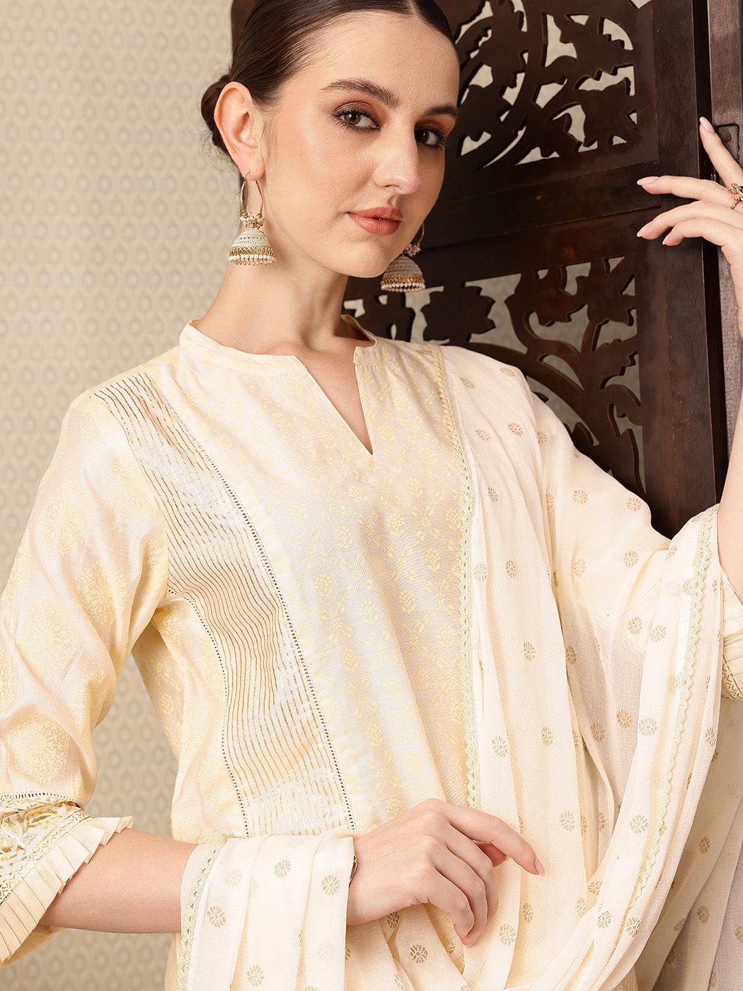 Dhiyona PD Women Indie-Floral Foil Printed Jashn Kurta with Sharara & Dupatta