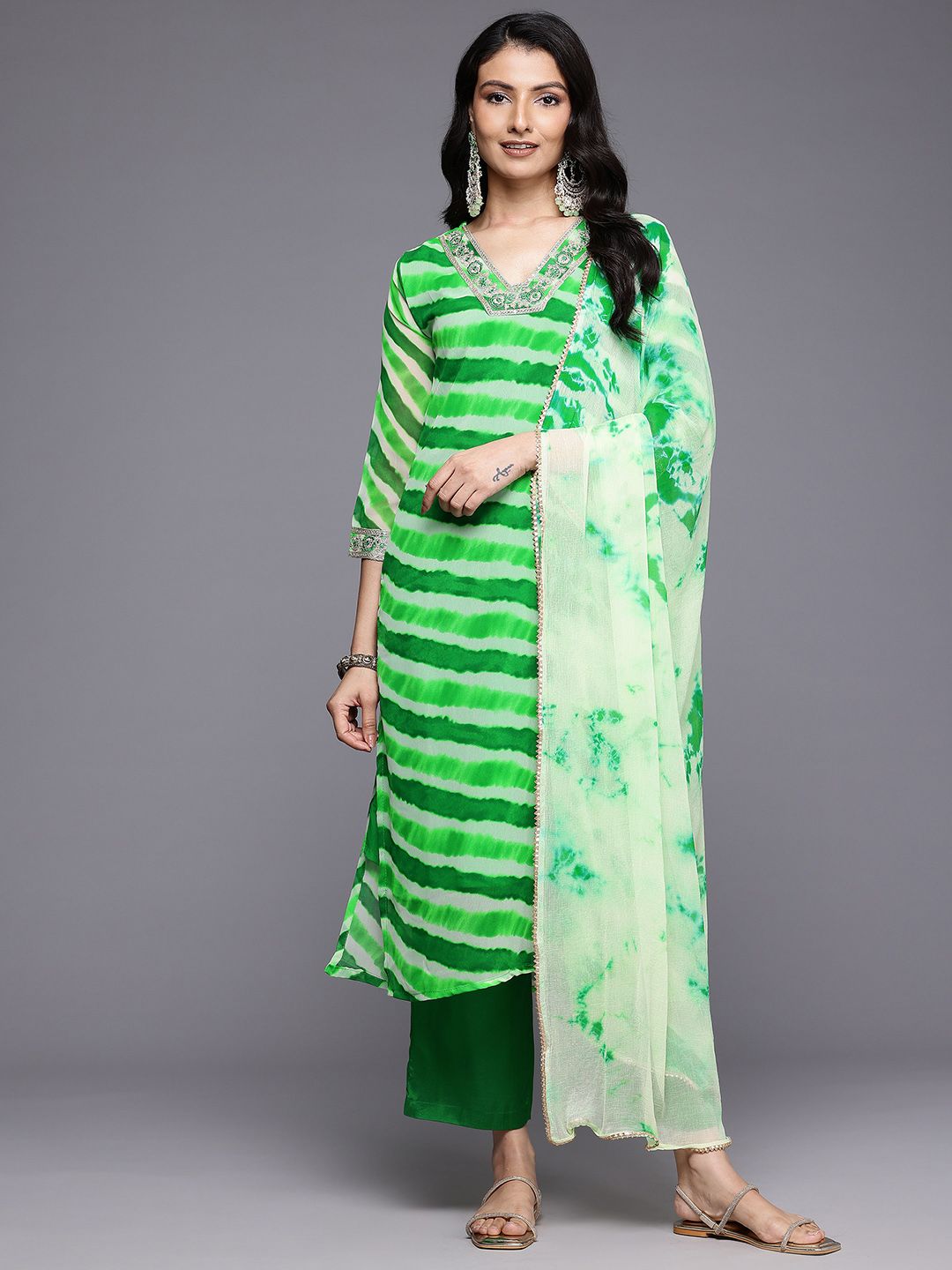 Dhiyona VA Women'sLeheriya Printed Sequinned Kurta With Trousers & Dupatta