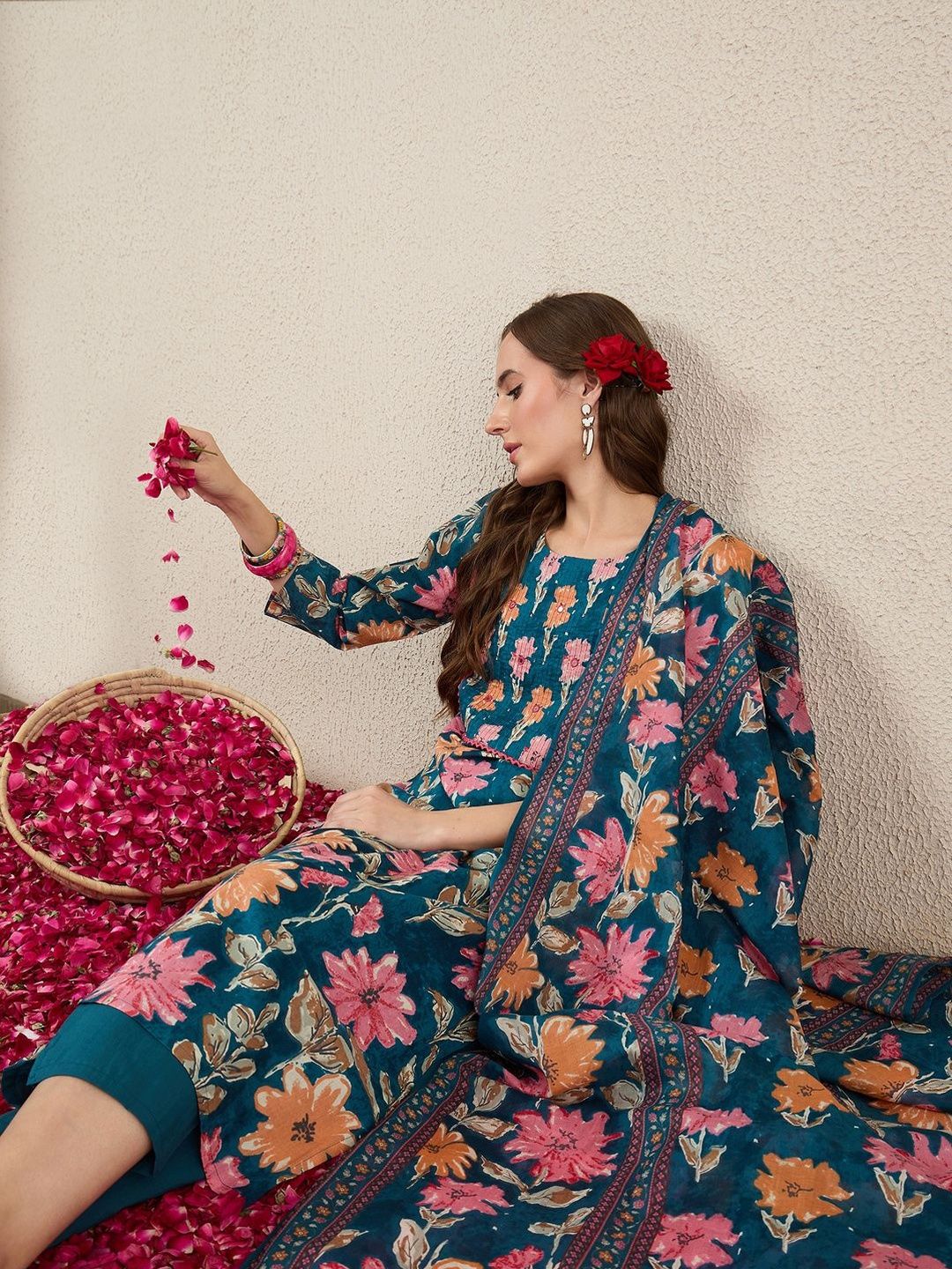 Women Floral Printed Regular Pure Cotton Kurta with Trousers & With Dupatta