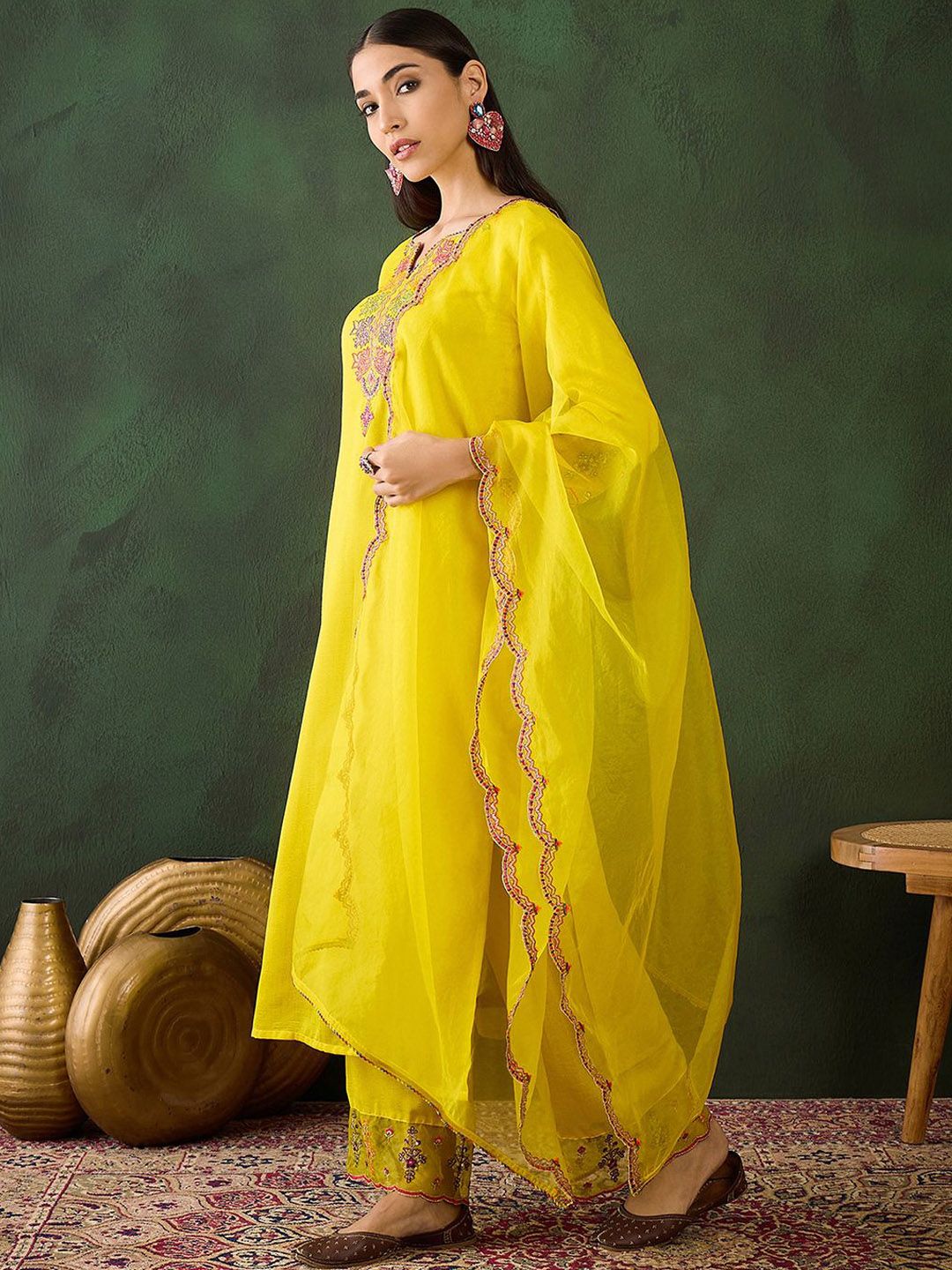 Dhiyona SN Women's Embroidered Three Quarter Sleeves Kurta & Trousers With Dupatta