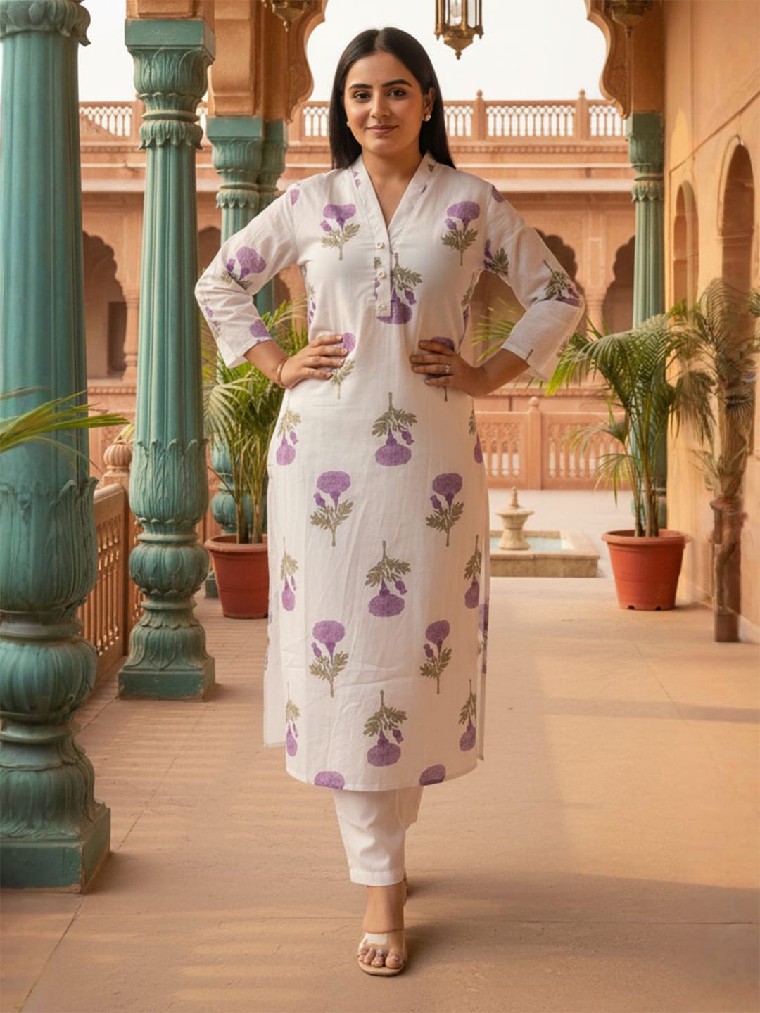 Women Floral Printed Pure Cotton Kurta with Trousers