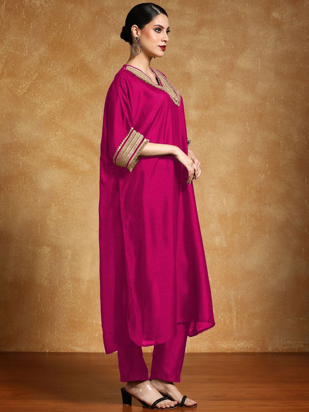 Dhiyona VA Women'sYoke Design Kurta with Trousers