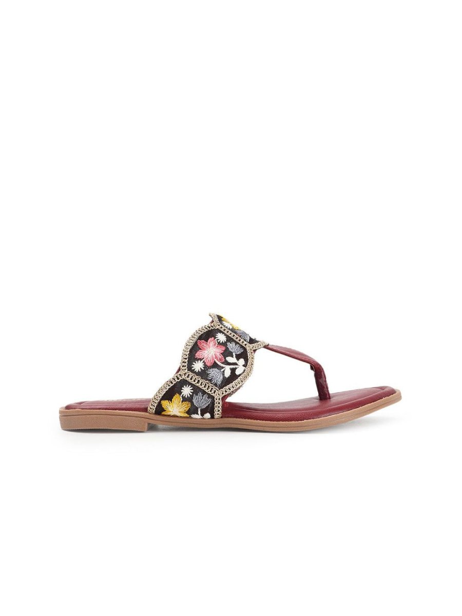 Dhiyona AK Women Embroidered T-Strap Flats