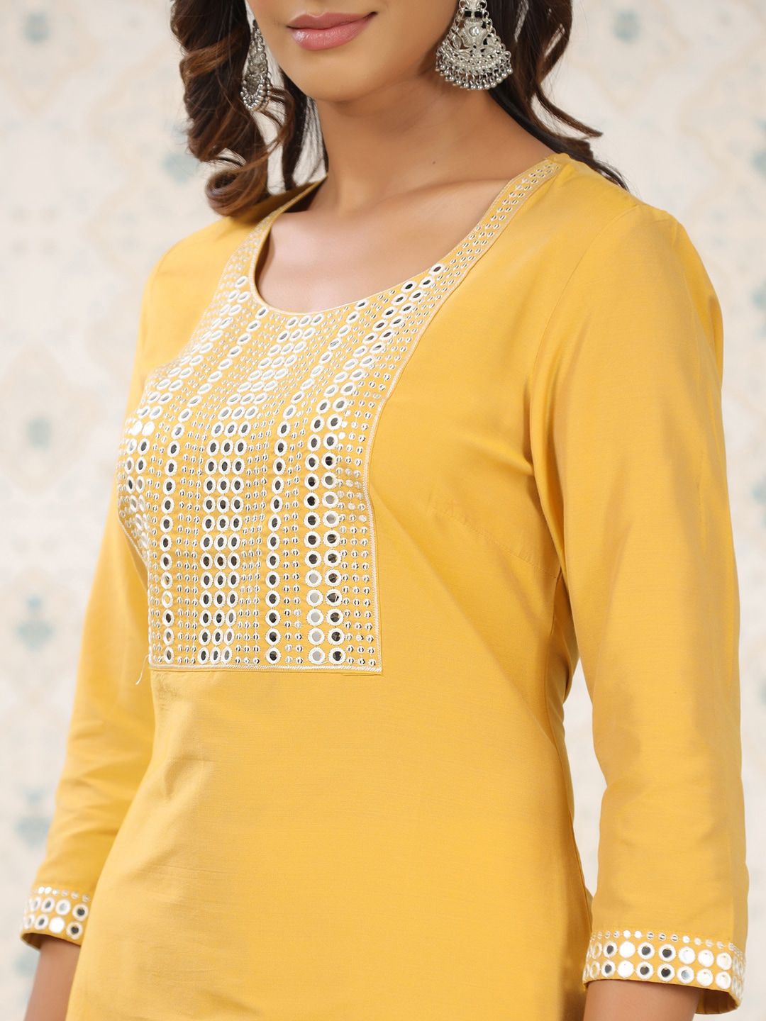 Dhiyona OD Geometric Embroidered Thread Work Straight Kurta with Trousers
