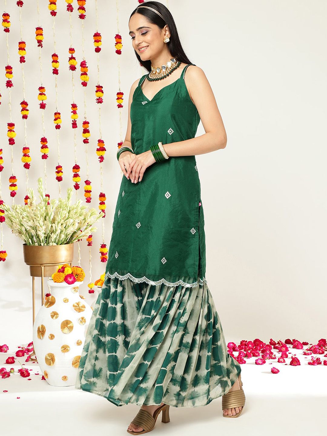 Dhiyona VA Women'sEthnic Motifs Embroidered Sleeveless Kurta & Sharara With Dupatta