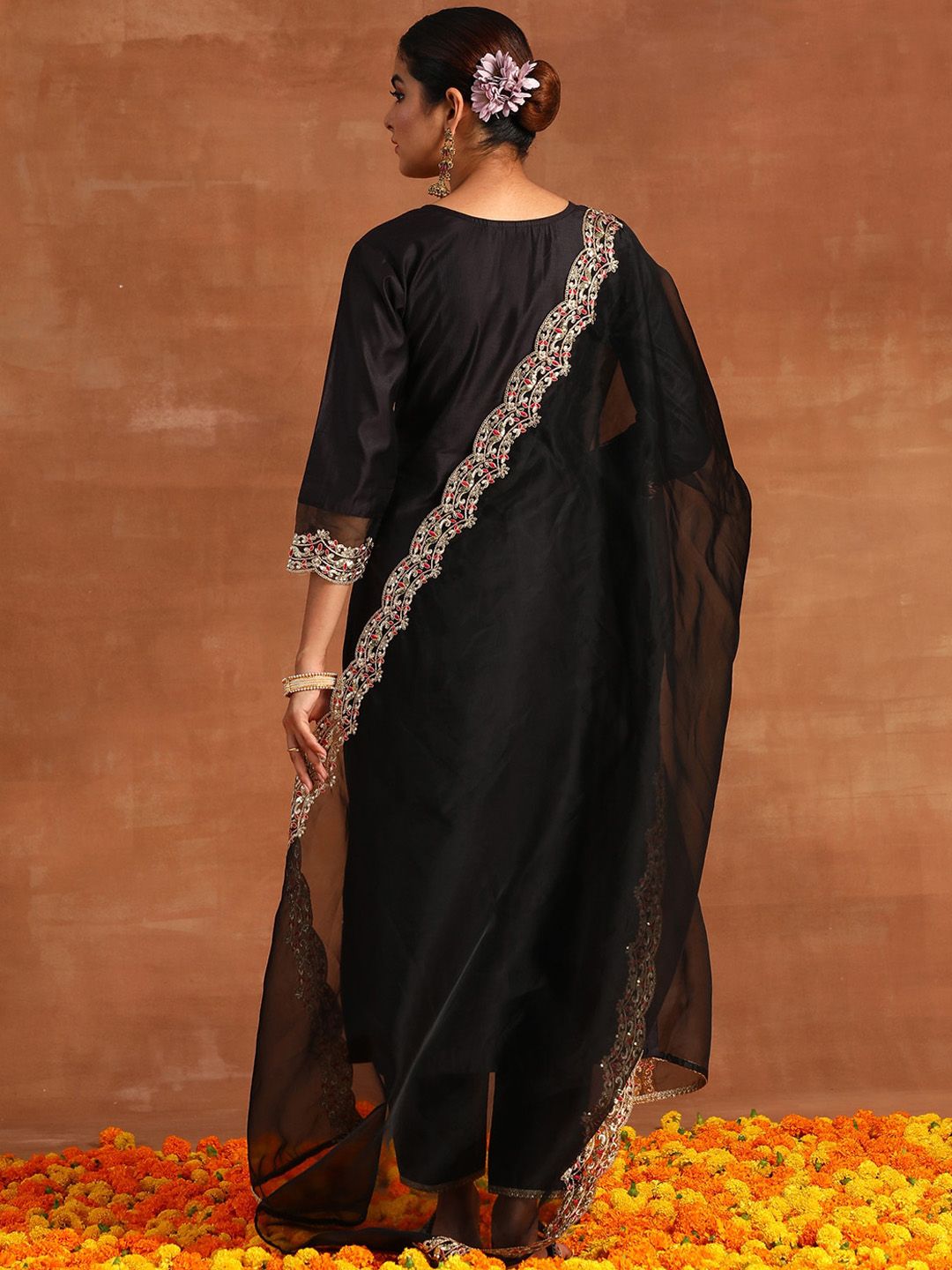 Dhiyona IE Floral Embroidered Thread Work Liva Kurta with Trousers & Dupatta