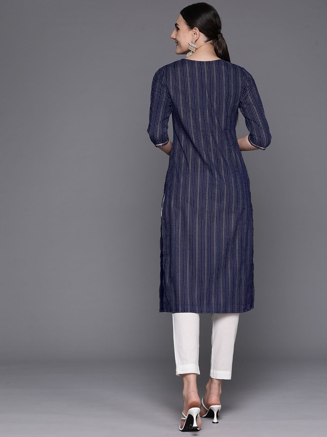 Dhiyona IE Embroidered Sequinned Pure Cotton Kurta