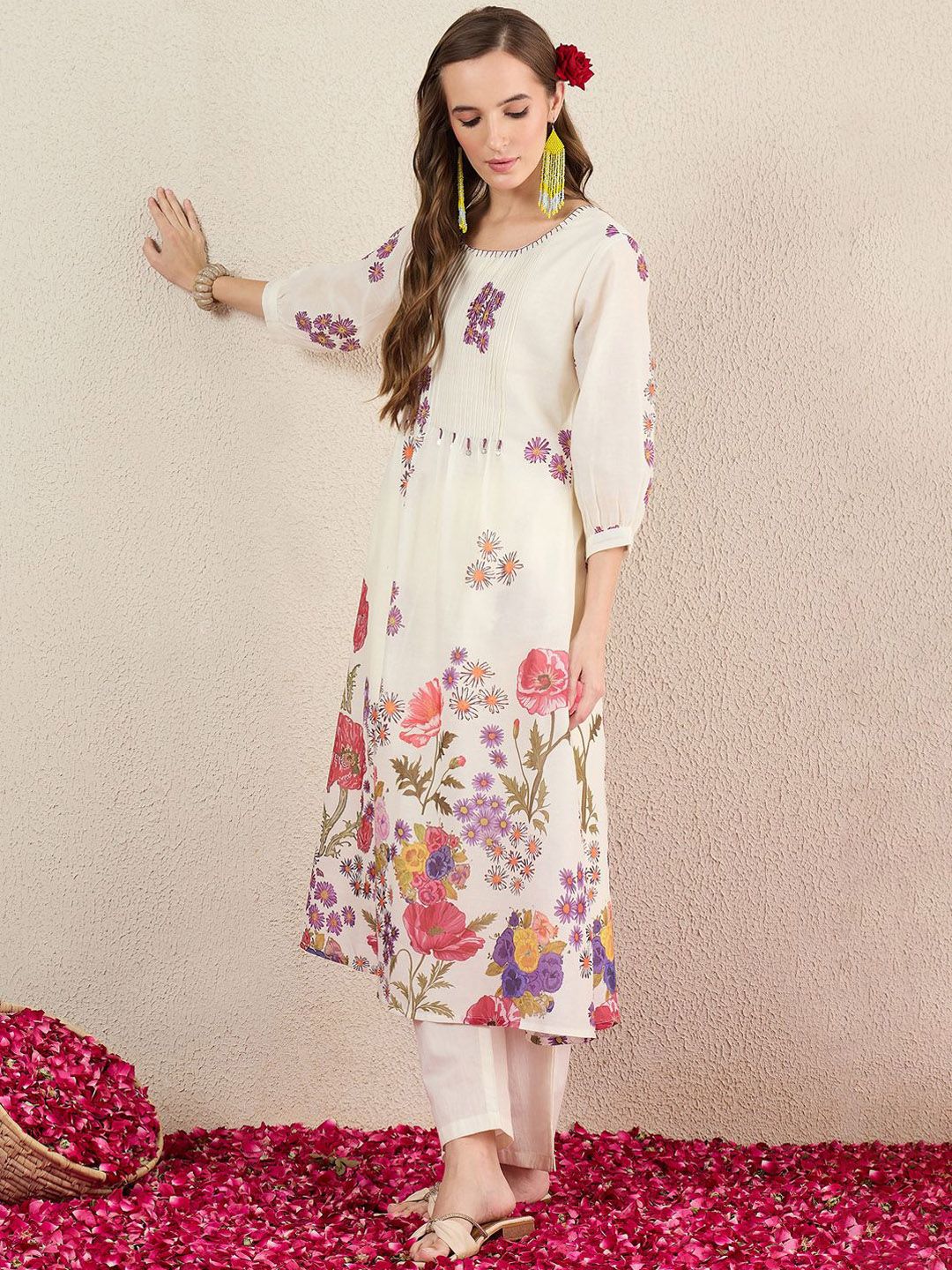 Dhiyona IE Women Floral Printed Cotton Kurta with Trousers