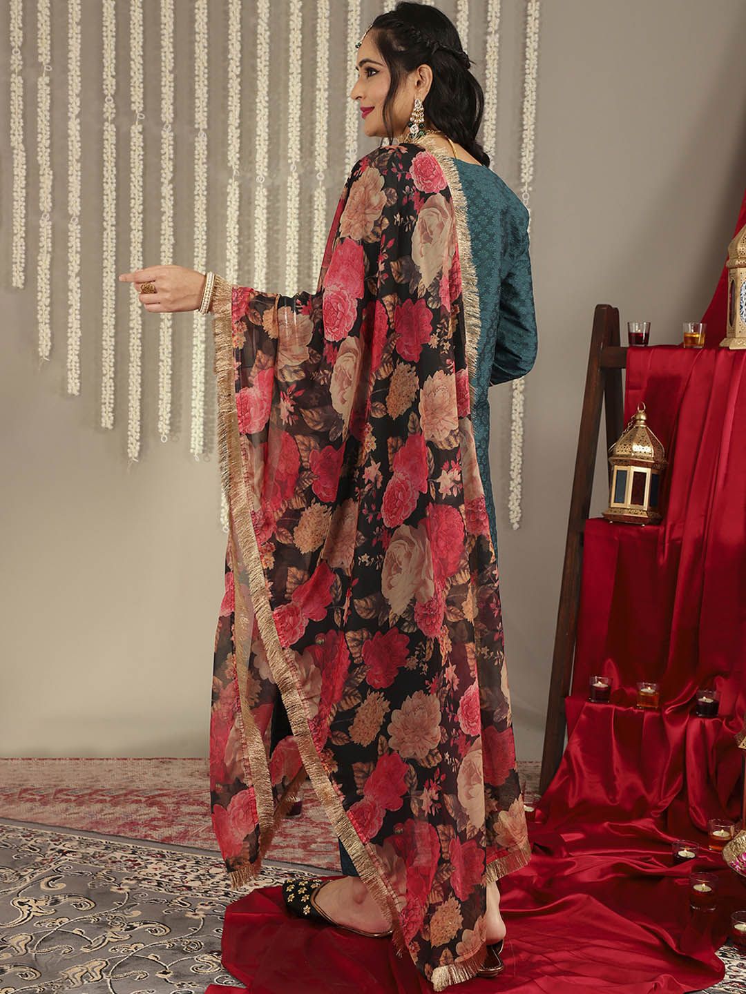 Dhiyona VA Women's Green Ethnic Motifs Embroidered Gotta Patti Kurta with Trousers & With Dupatta