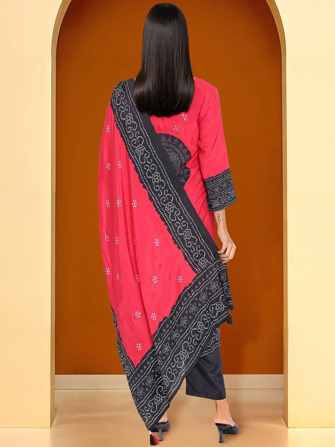 Dhiyona IS Women's Bhandani Printed V-Neck Straight Kurta With Trousers And Dupatta