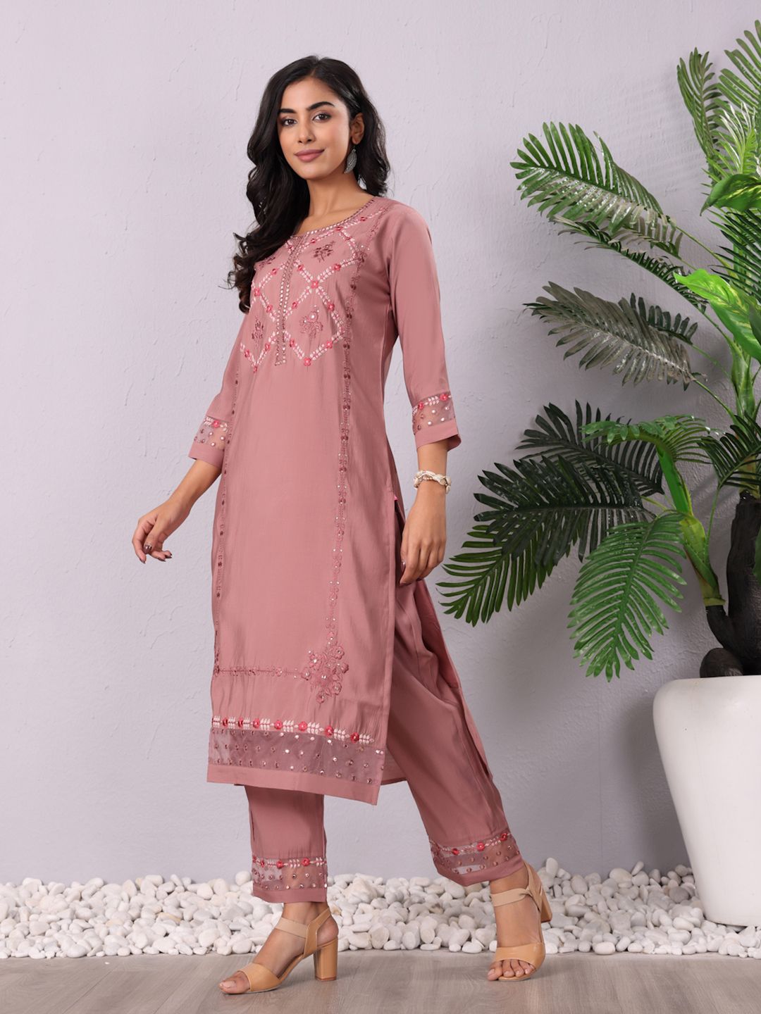 Dhiyona VA Women'sMauve Floral Embroidered Mirror Work Kurta With Trousers & Dupatta
