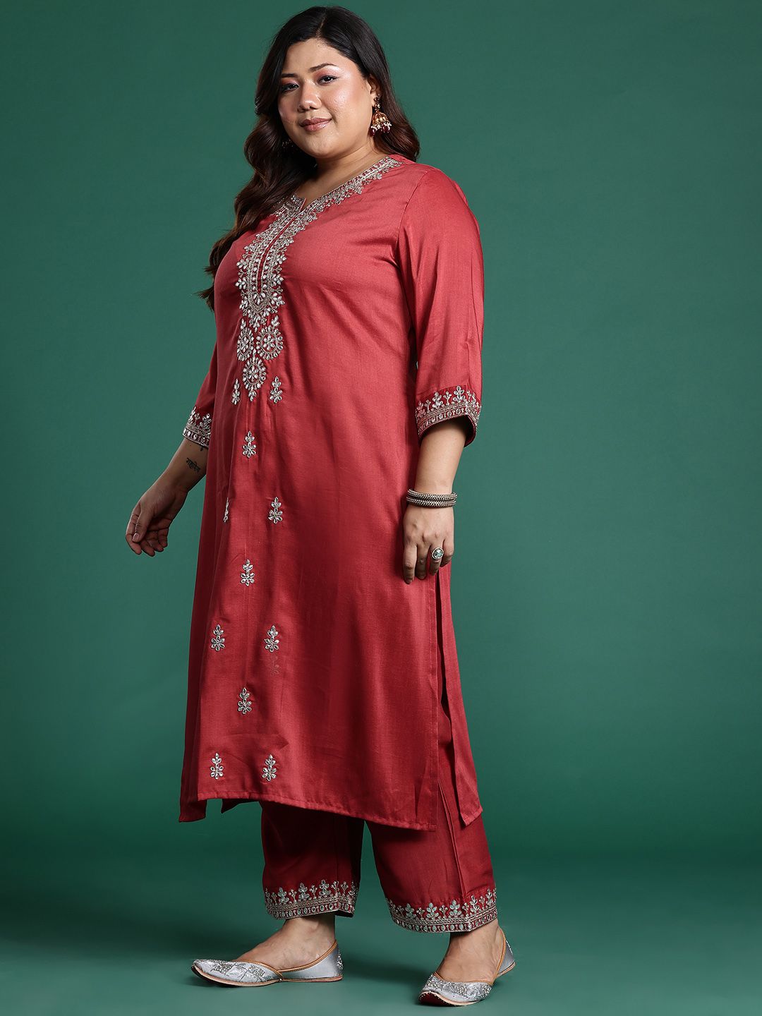 Dhiyona IE Plus Size Ethnic Motifs Embroidered Gotta Patti Kurta Set
