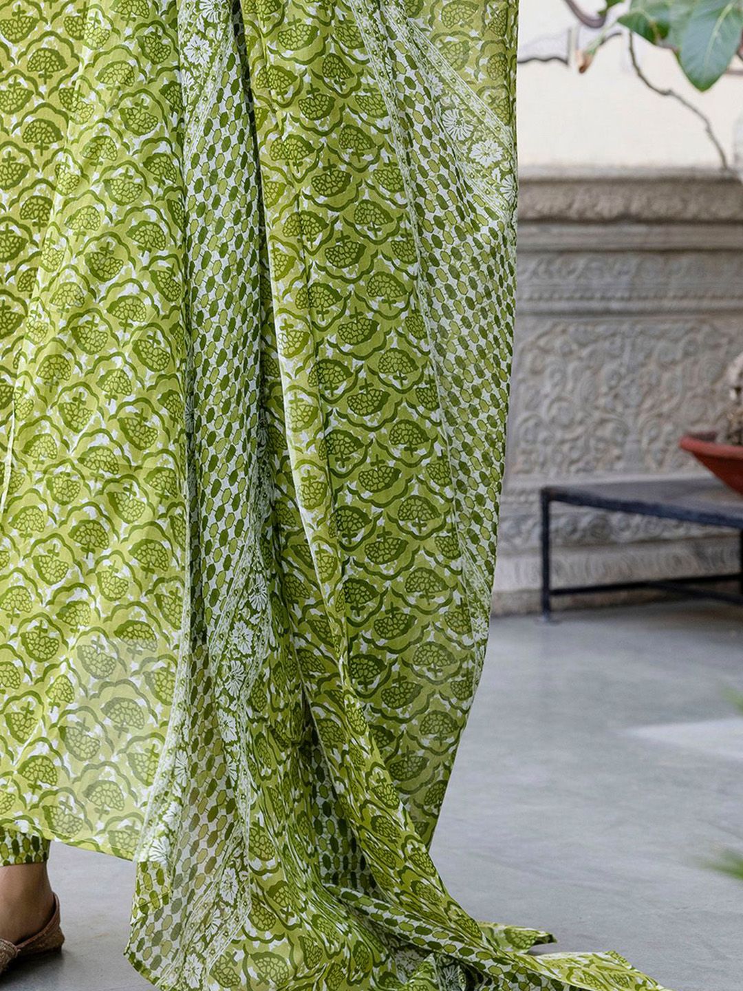 Dhiyona IE Floral Printed V-Neck Pure Cotton Straight Kurta With Trouser And Dupatta
