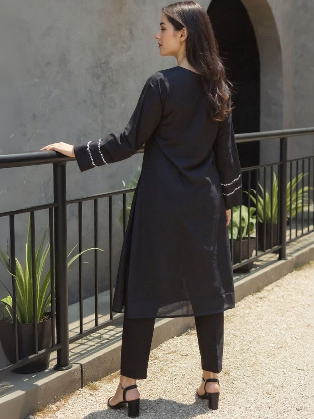 Women Lapel Collar Thread Work A-Line Pure Cotton Kurta With Trousers