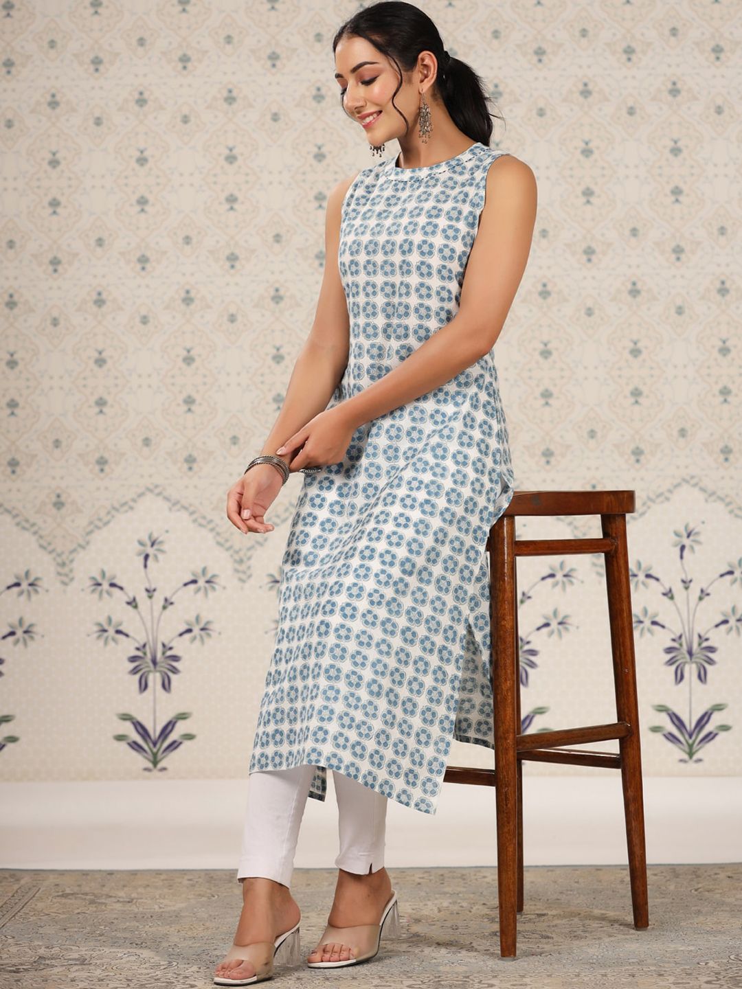 Dhiyona OD Floral Printed Sleeveless A-Line Cotton Kurta