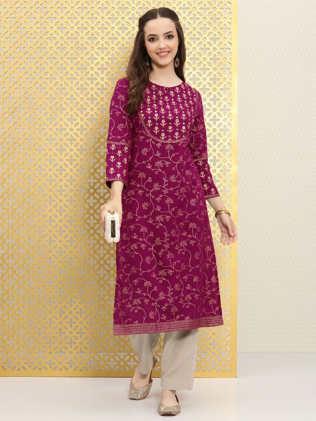 Dhiyona OD Women Magenta Pink Floral Embellished Mirror Work Kurta