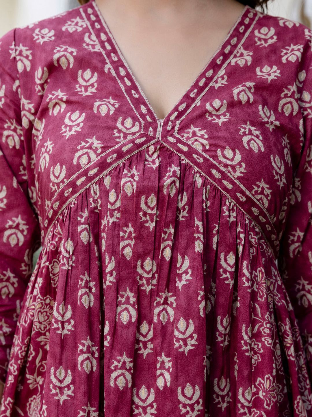 Dhiyona IE Women Floral Printed Empire Pure Cotton Kurta with Trousers & With Dupatta